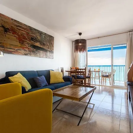 Beachfront , Ninth Floor *