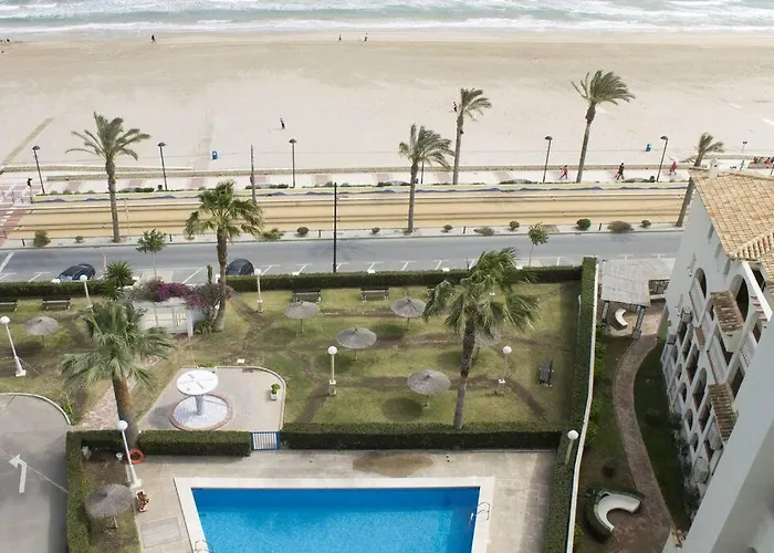 Beachfront , Ninth Floor *